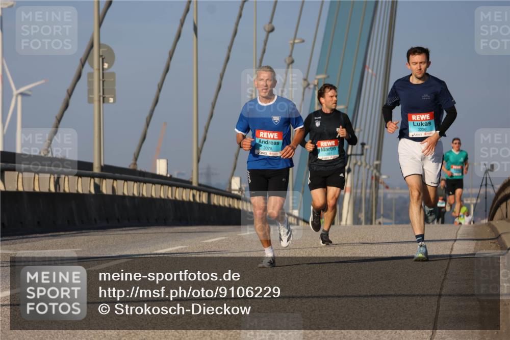 03.10.2025 - Köhlbrandbrückenlauf Strokosch-Dieckow http://msf.ph/oto/9106229 03.10.2025 09:34:52 Position 2 3078, 1061, 3226 meine-sportfotos.de