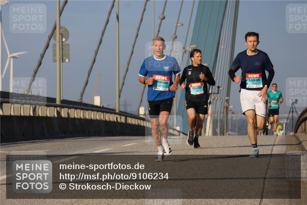 03.10.2025 - Köhlbrandbrückenlauf Strokosch-Dieckow http://msf.ph/oto/9106234 03.10.2025 09:34:52 Position 2 3078, 1061, 3226 meine-sportfotos.de