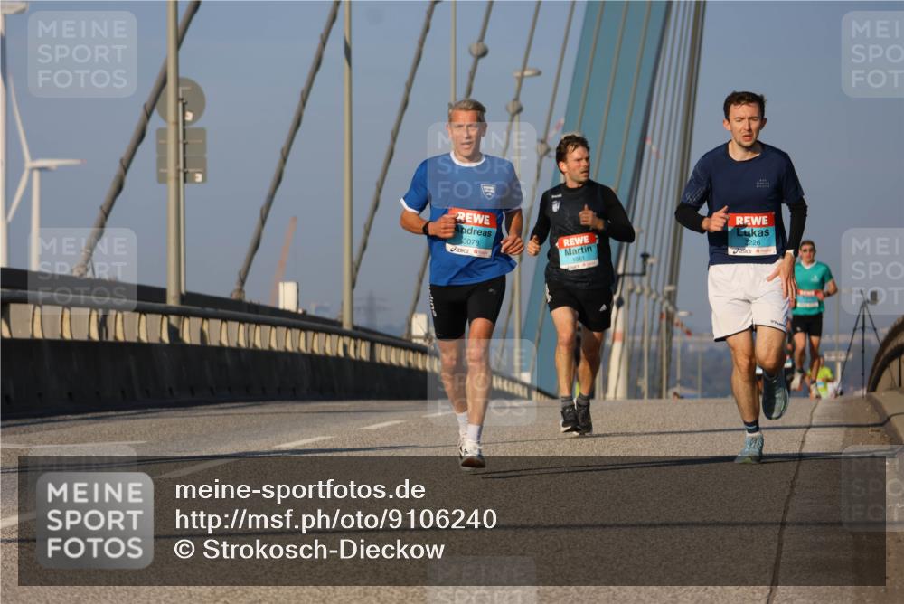 03.10.2025 - Köhlbrandbrückenlauf Strokosch-Dieckow http://msf.ph/oto/9106240 03.10.2025 09:34:52 Position 2 3078, 1061, 3226 meine-sportfotos.de