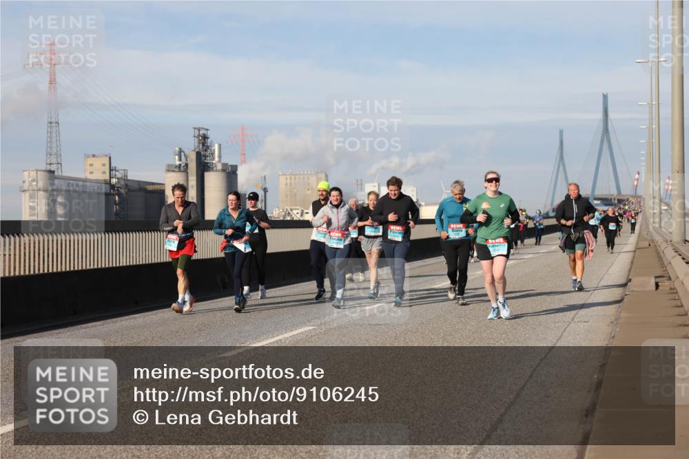 03.10.2025 - Köhlbrandbrückenlauf Lena Gebhardt http://msf.ph/oto/9106245 03.10.2025 10:13:19 Position 2  meine-sportfotos.de