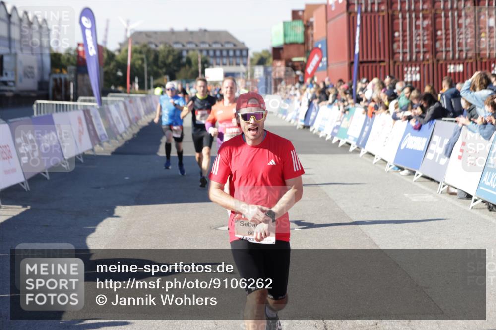 03.10.2025 - Köhlbrandbrückenlauf Jannik Wohlers http://msf.ph/oto/9106262 03.10.2025 12:58:55 Ziel 4126, 4368, 5824, 5955, 6167, 6611, 6674 meine-sportfotos.de