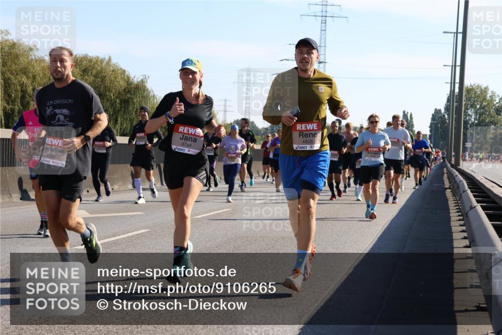 03.10.2025 - Köhlbrandbrückenlauf Strokosch-Dieckow http://msf.ph/oto/9106265 03.10.2025 12:17:22 Position 3 4588, 4806, 4794 meine-sportfotos.de