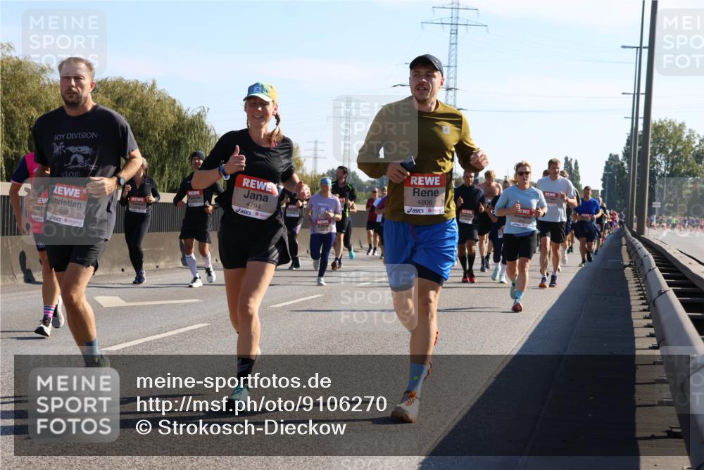 03.10.2025 - Köhlbrandbrückenlauf Strokosch-Dieckow http://msf.ph/oto/9106270 03.10.2025 12:17:22 Position 3 4588, 4794, 4806 meine-sportfotos.de