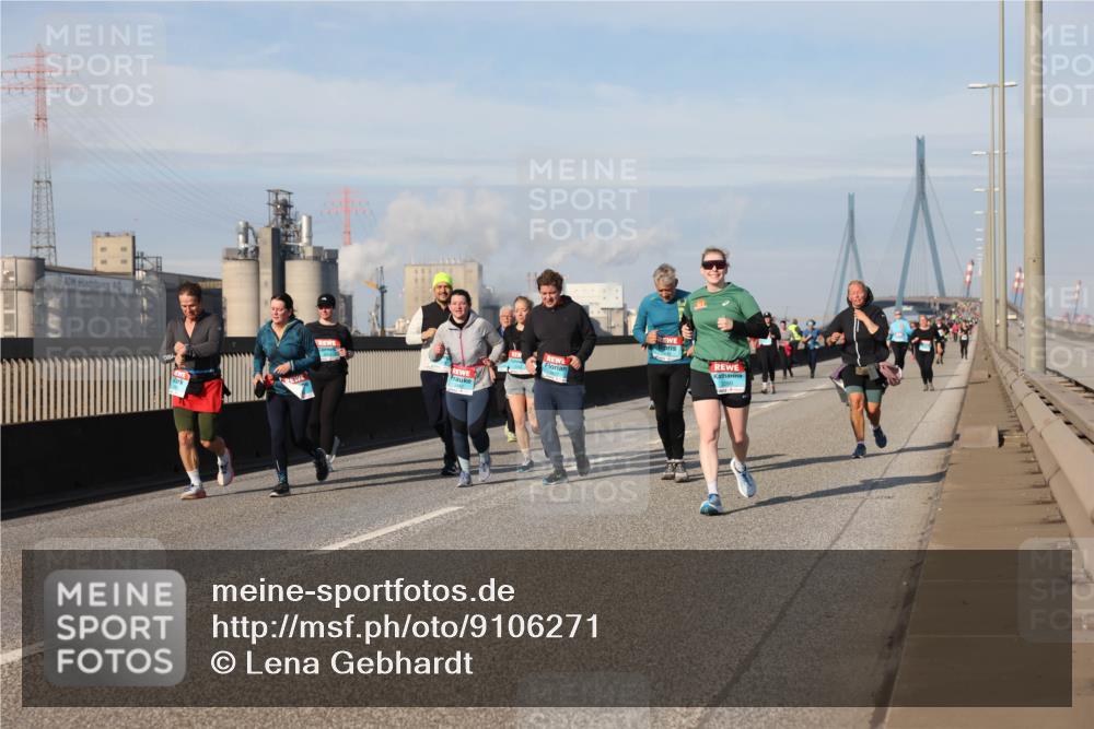 03.10.2025 - Köhlbrandbrückenlauf Lena Gebhardt http://msf.ph/oto/9106271 03.10.2025 10:13:19 Position 2 2260 meine-sportfotos.de
