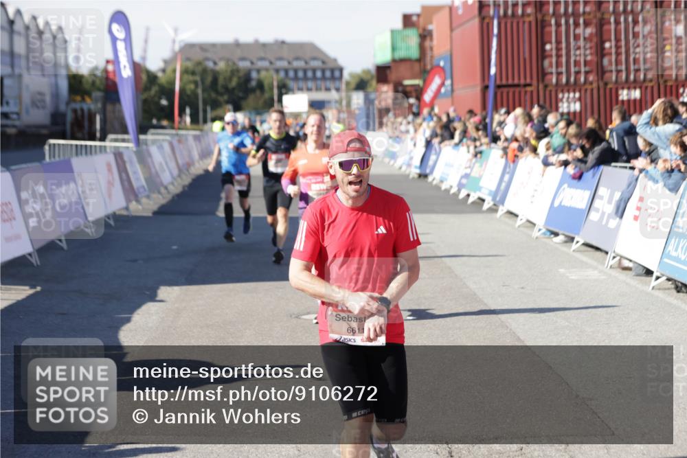 03.10.2025 - Köhlbrandbrückenlauf Jannik Wohlers http://msf.ph/oto/9106272 03.10.2025 12:58:55 Ziel 4126, 4368, 5824, 5955, 6167, 6611, 6674 meine-sportfotos.de
