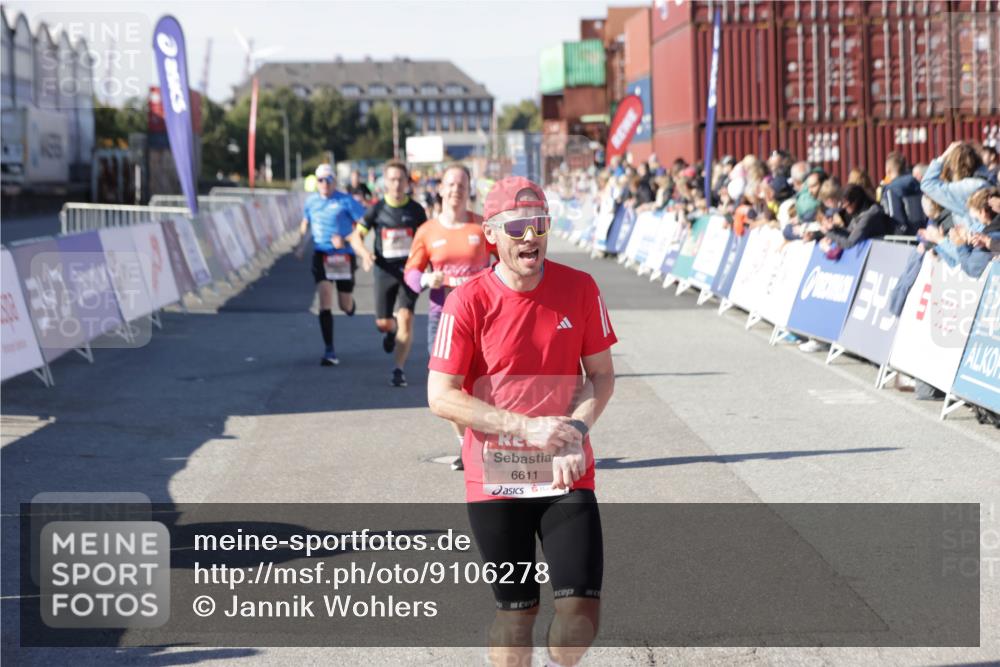 03.10.2025 - Köhlbrandbrückenlauf Jannik Wohlers http://msf.ph/oto/9106278 03.10.2025 12:58:55 Ziel 4126, 4368, 5824, 5955, 6167, 6611, 6674 meine-sportfotos.de