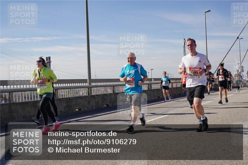 03.10.2025 - Köhlbrandbrückenlauf Michael Burmester http://msf.ph/oto/9106279 03.10.2025 12:49:52 Position 2 4366, 4551 meine-sportfotos.de