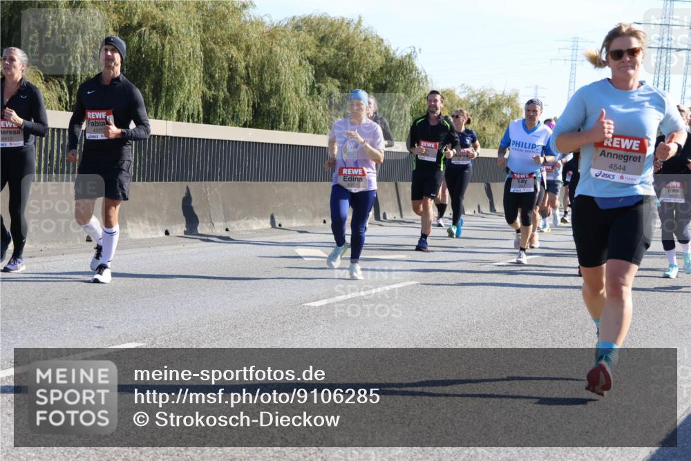 03.10.2025 - Köhlbrandbrückenlauf Strokosch-Dieckow http://msf.ph/oto/9106285 03.10.2025 12:17:25 Position 3 4410, 4377, 4352, 4544 meine-sportfotos.de