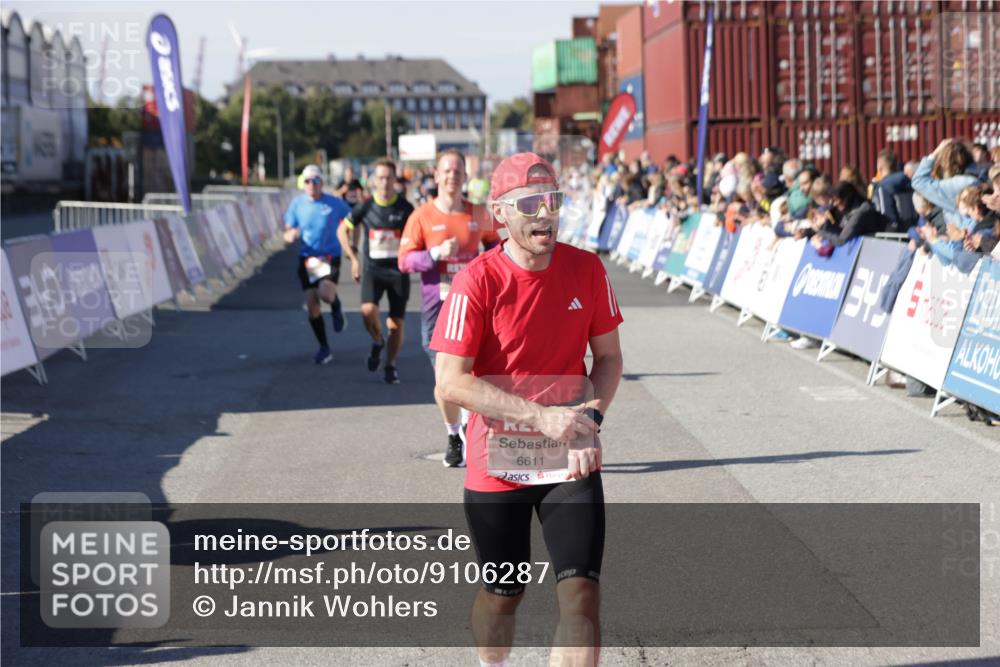 03.10.2025 - Köhlbrandbrückenlauf Jannik Wohlers http://msf.ph/oto/9106287 03.10.2025 12:58:55 Ziel 4126, 4368, 5824, 5955, 6167, 6611, 6674 meine-sportfotos.de