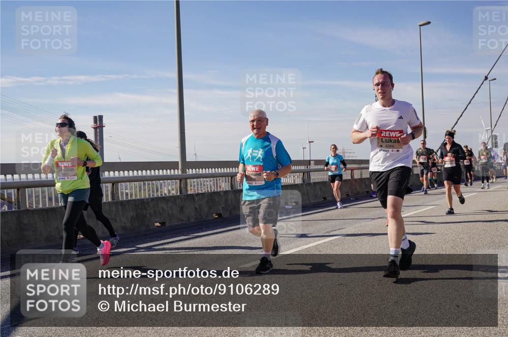 03.10.2025 - Köhlbrandbrückenlauf Michael Burmester http://msf.ph/oto/9106289 03.10.2025 12:49:52 Position 2 4551, 4366 meine-sportfotos.de