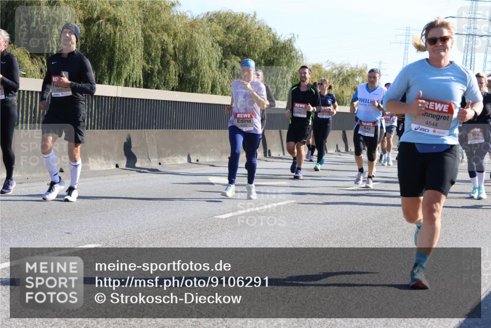 03.10.2025 - Köhlbrandbrückenlauf Strokosch-Dieckow http://msf.ph/oto/9106291 03.10.2025 12:17:25 Position 3 4377, 4352, 4544 meine-sportfotos.de