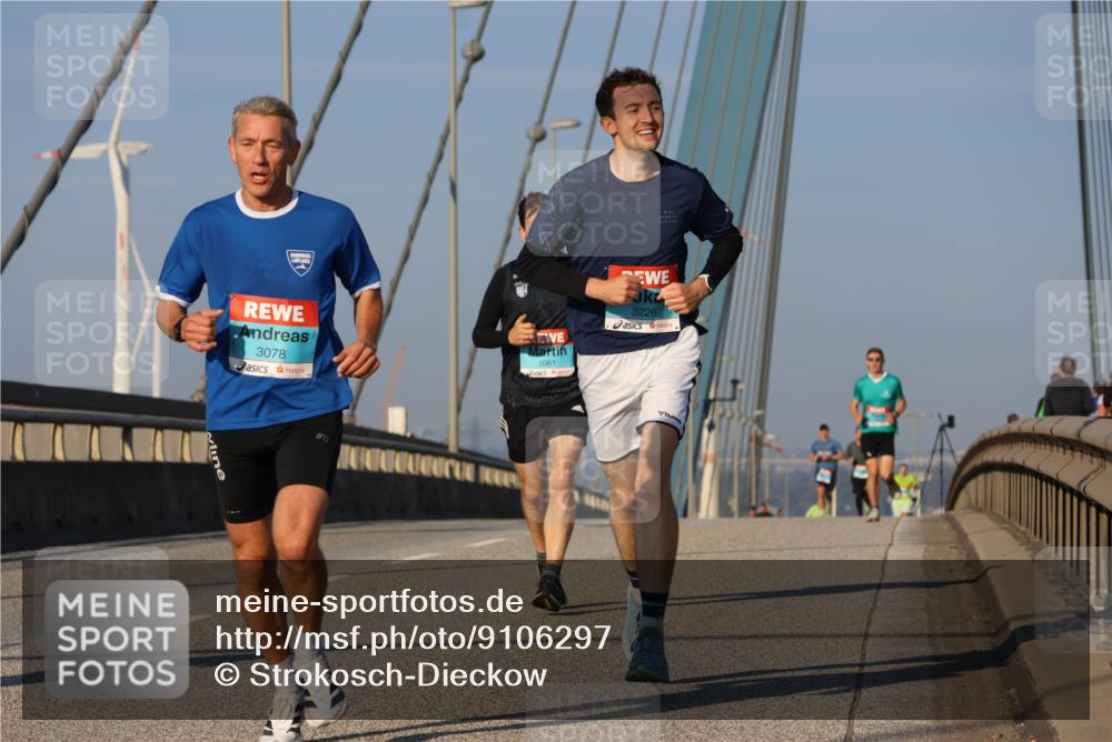 03.10.2025 - Köhlbrandbrückenlauf Strokosch-Dieckow http://msf.ph/oto/9106297 03.10.2025 09:34:55 Position 2 3078, 1061, 3226 meine-sportfotos.de