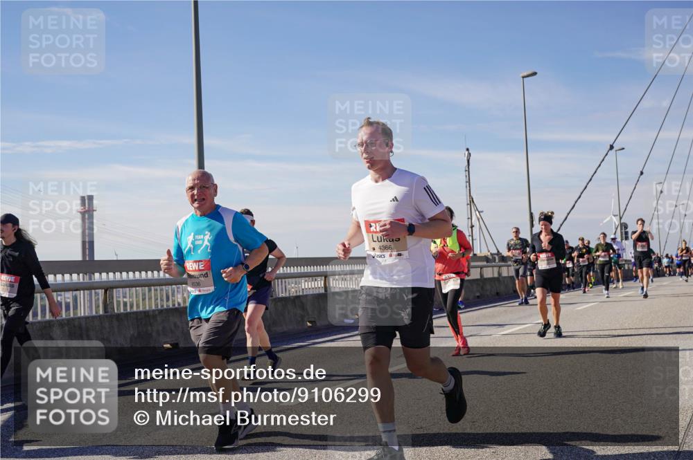 03.10.2025 - Köhlbrandbrückenlauf Michael Burmester http://msf.ph/oto/9106299 03.10.2025 12:49:52 Position 2 6536, 4366 meine-sportfotos.de