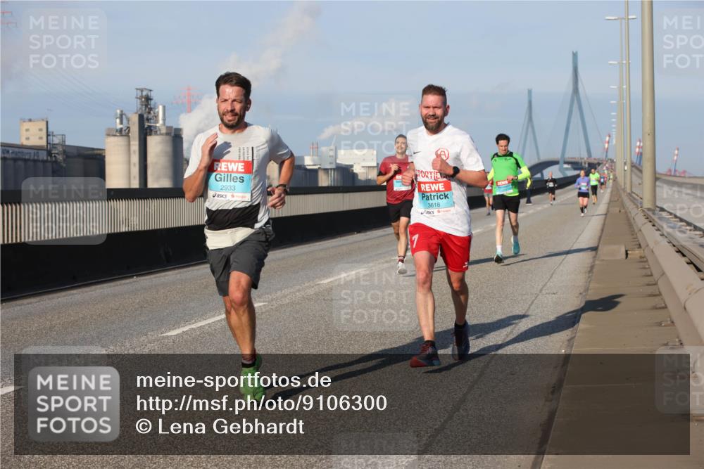 03.10.2025 - Köhlbrandbrückenlauf Lena Gebhardt http://msf.ph/oto/9106300 03.10.2025 09:39:19 Position 2 2933, 3618 meine-sportfotos.de