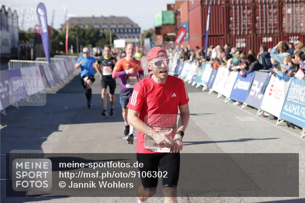 03.10.2025 - Köhlbrandbrückenlauf Jannik Wohlers http://msf.ph/oto/9106302 03.10.2025 12:58:55 Ziel 4126, 4368, 5824, 5955, 6167, 6611, 6674 meine-sportfotos.de