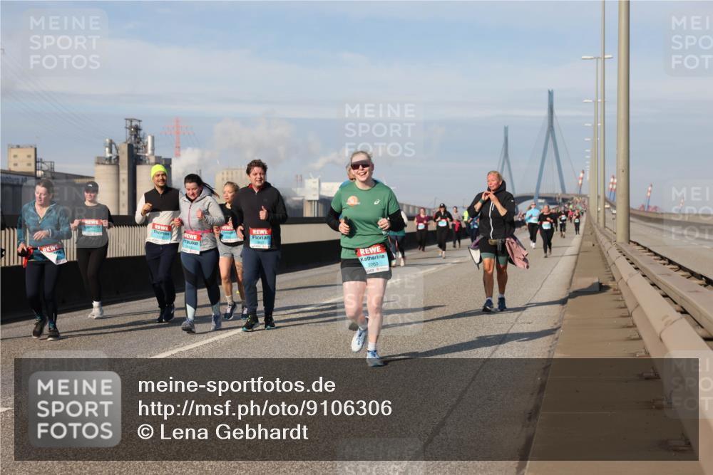 03.10.2025 - Köhlbrandbrückenlauf Lena Gebhardt http://msf.ph/oto/9106306 03.10.2025 10:13:21 Position 2 2260 meine-sportfotos.de