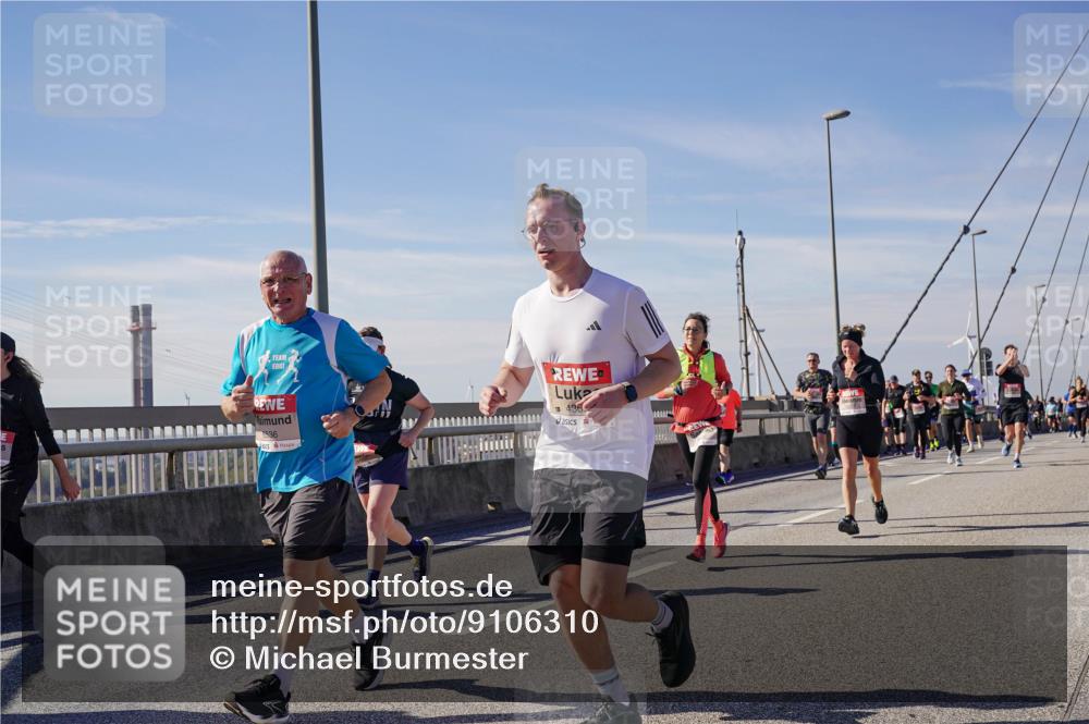 03.10.2025 - Köhlbrandbrückenlauf Michael Burmester http://msf.ph/oto/9106310 03.10.2025 12:49:52 Position 2 536, 436 meine-sportfotos.de