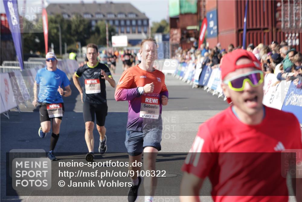 03.10.2025 - Köhlbrandbrückenlauf Jannik Wohlers http://msf.ph/oto/9106322 03.10.2025 12:58:56 Ziel 4126, 4368, 5955, 6611, 6674 meine-sportfotos.de