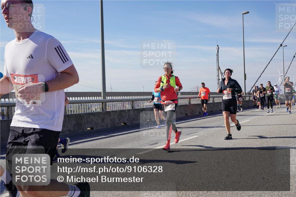 03.10.2025 - Köhlbrandbrückenlauf Michael Burmester http://msf.ph/oto/9106328 03.10.2025 12:49:53 Position 2  meine-sportfotos.de