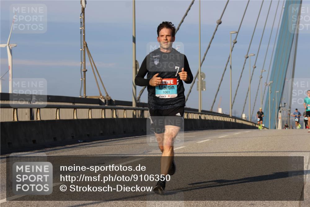 03.10.2025 - Köhlbrandbrückenlauf Strokosch-Dieckow http://msf.ph/oto/9106350 03.10.2025 09:34:59 Position 2 1061 meine-sportfotos.de
