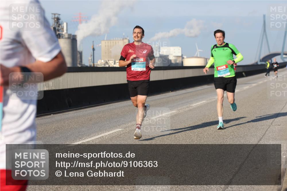 03.10.2025 - Köhlbrandbrückenlauf Lena Gebhardt http://msf.ph/oto/9106363 03.10.2025 09:39:20 Position 2 2792 meine-sportfotos.de
