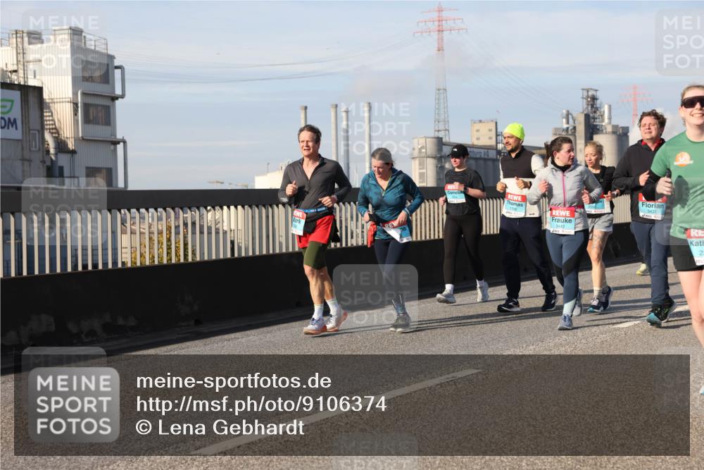 03.10.2025 - Köhlbrandbrückenlauf Lena Gebhardt http://msf.ph/oto/9106374 03.10.2025 10:13:22 Position 2 1729, 3442, 3437, 2 meine-sportfotos.de