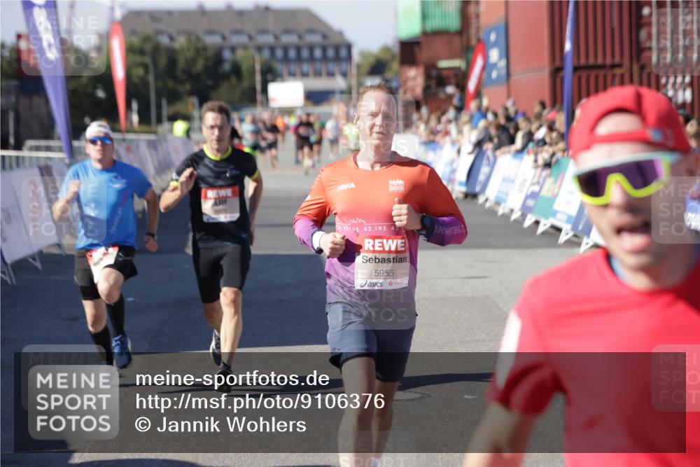 03.10.2025 - Köhlbrandbrückenlauf Jannik Wohlers http://msf.ph/oto/9106376 03.10.2025 12:58:56 Ziel 4126, 4368, 5955, 6611, 6674 meine-sportfotos.de