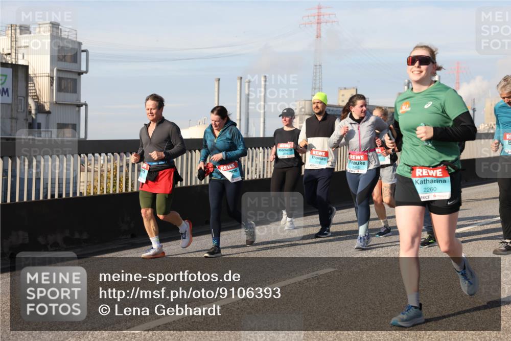 03.10.2025 - Köhlbrandbrückenlauf Lena Gebhardt http://msf.ph/oto/9106393 03.10.2025 10:13:22 Position 2 1729, 3442, 2260 meine-sportfotos.de