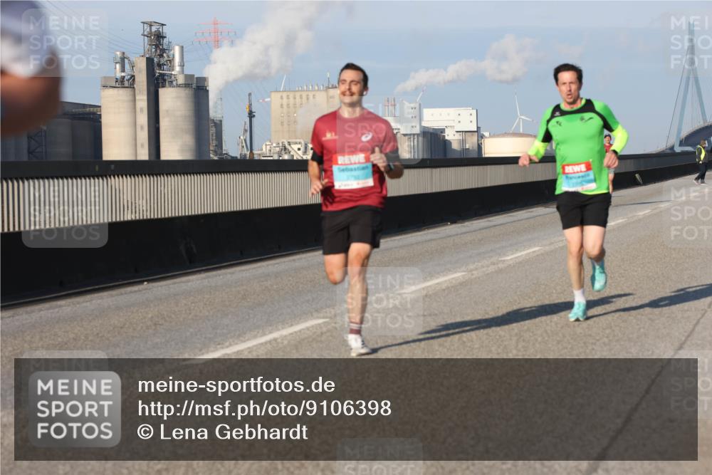 03.10.2025 - Köhlbrandbrückenlauf Lena Gebhardt http://msf.ph/oto/9106398 03.10.2025 09:39:20 Position 2  meine-sportfotos.de
