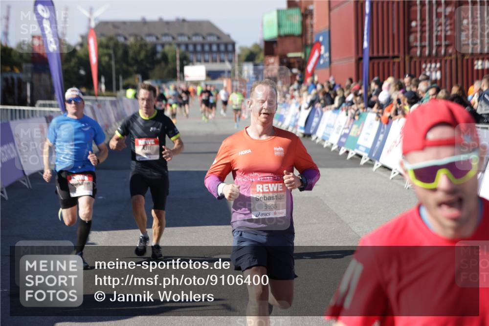 03.10.2025 - Köhlbrandbrückenlauf Jannik Wohlers http://msf.ph/oto/9106400 03.10.2025 12:58:56 Ziel 4126, 4368, 5955, 6611, 6674 meine-sportfotos.de