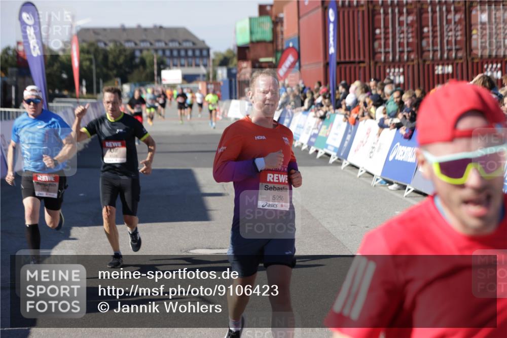 03.10.2025 - Köhlbrandbrückenlauf Jannik Wohlers http://msf.ph/oto/9106423 03.10.2025 12:58:56 Ziel 4126, 4368, 5955, 6611, 6674 meine-sportfotos.de