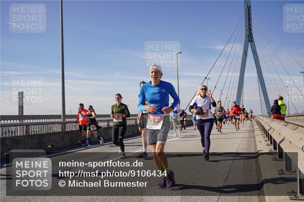 03.10.2025 - Köhlbrandbrückenlauf Michael Burmester http://msf.ph/oto/9106434 03.10.2025 12:49:58 Position 2 4928 meine-sportfotos.de