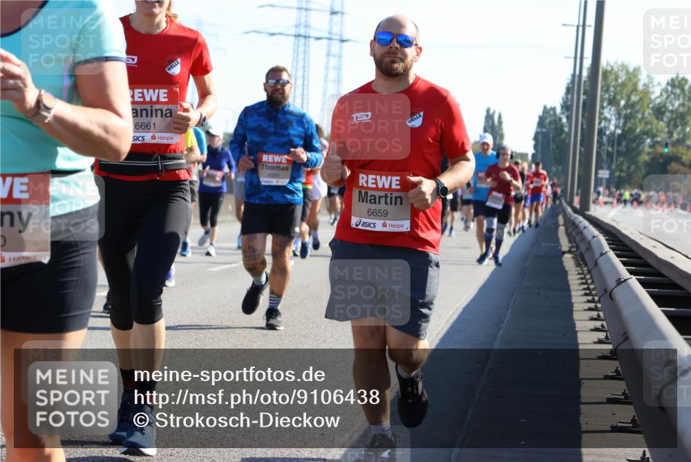 03.10.2025 - Köhlbrandbrückenlauf Strokosch-Dieckow http://msf.ph/oto/9106438 03.10.2025 12:17:43 Position 3 6661, 4501, 15, 6659 meine-sportfotos.de
