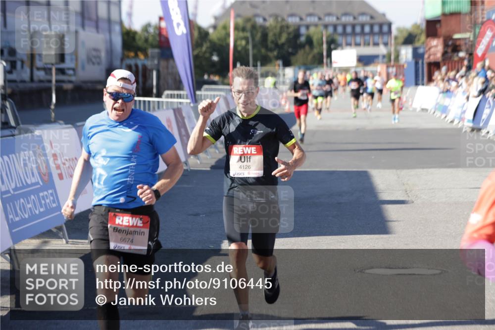 03.10.2025 - Köhlbrandbrückenlauf Jannik Wohlers http://msf.ph/oto/9106445 03.10.2025 12:58:57 Ziel 4126, 4368, 5955, 6611, 6674 meine-sportfotos.de