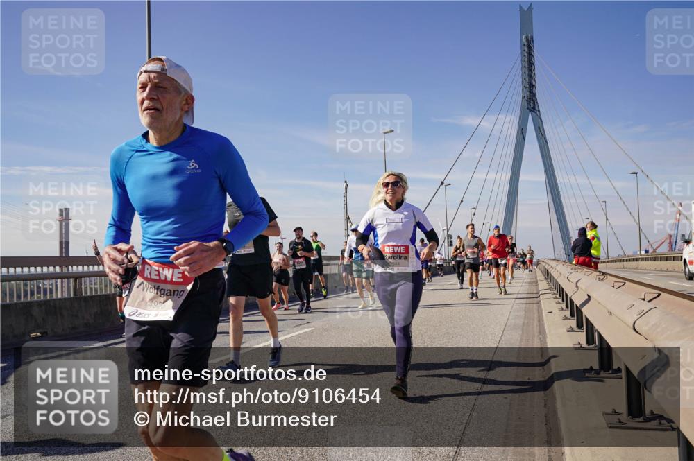 03.10.2025 - Köhlbrandbrückenlauf Michael Burmester http://msf.ph/oto/9106454 03.10.2025 12:49:59 Position 2 4926, 5544 meine-sportfotos.de