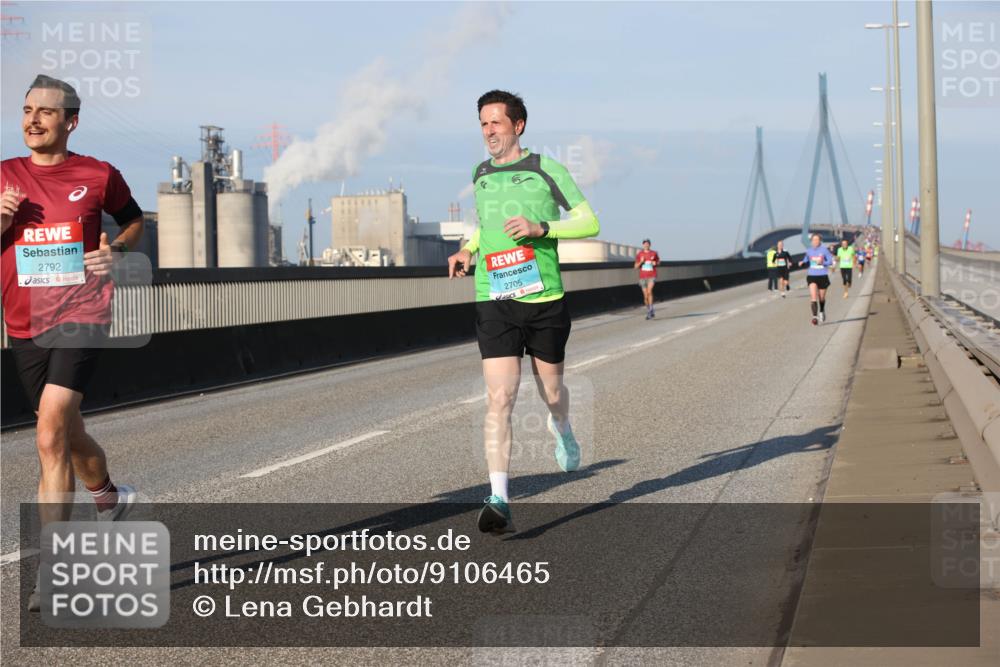 03.10.2025 - Köhlbrandbrückenlauf Lena Gebhardt http://msf.ph/oto/9106465 03.10.2025 09:39:21 Position 2 2792, 2705 meine-sportfotos.de