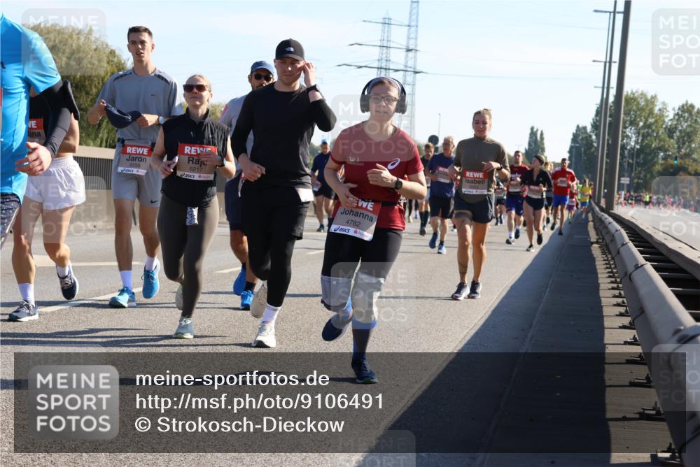 03.10.2025 - Köhlbrandbrückenlauf Strokosch-Dieckow http://msf.ph/oto/9106491 03.10.2025 12:17:50 Position 3 6338, 6217, 4782 meine-sportfotos.de