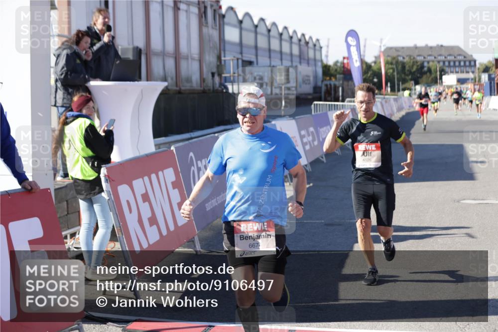 03.10.2025 - Köhlbrandbrückenlauf Jannik Wohlers http://msf.ph/oto/9106497 03.10.2025 12:58:58 Ziel 4126, 4368, 5955, 6611, 6674 meine-sportfotos.de