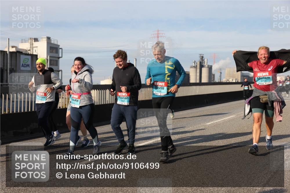 03.10.2025 - Köhlbrandbrückenlauf Lena Gebhardt http://msf.ph/oto/9106499 03.10.2025 10:13:24 Position 2 1729, 442, 3437, 3438, 2756 meine-sportfotos.de