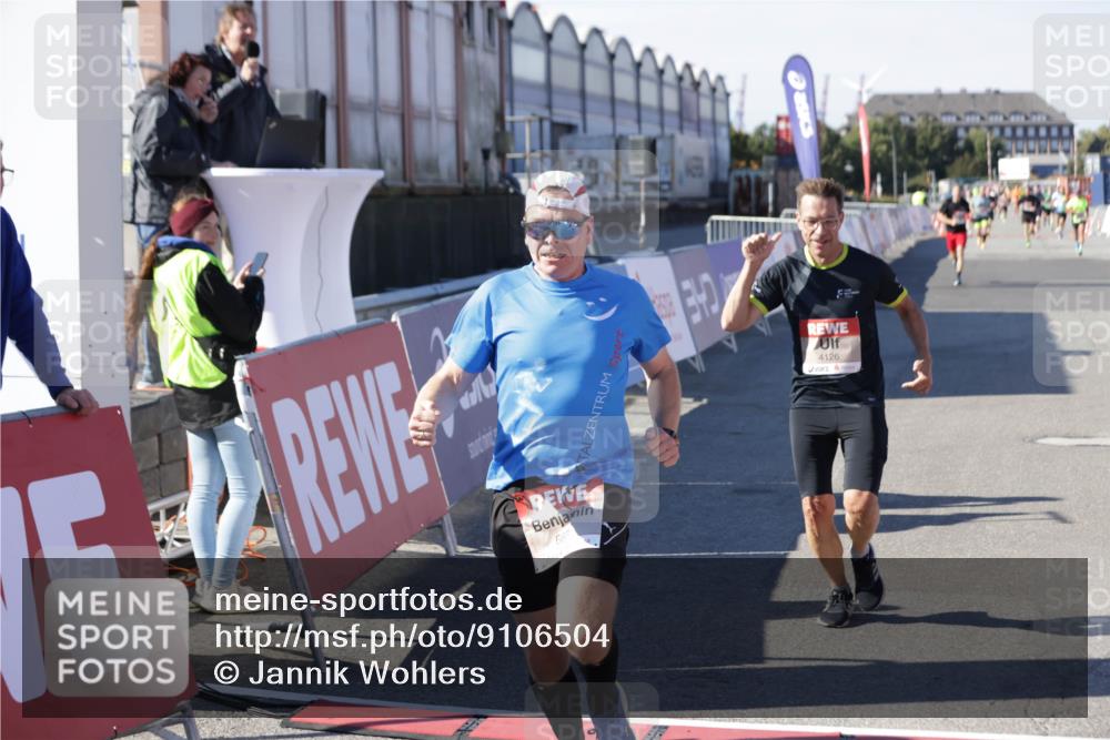 03.10.2025 - Köhlbrandbrückenlauf Jannik Wohlers http://msf.ph/oto/9106504 03.10.2025 12:58:58 Ziel 4126, 4368, 5955, 6611, 6674 meine-sportfotos.de