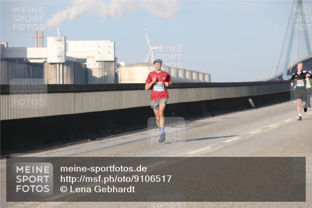 03.10.2025 - Köhlbrandbrückenlauf Lena Gebhardt http://msf.ph/oto/9106517 03.10.2025 09:39:23 Position 2 1035 meine-sportfotos.de