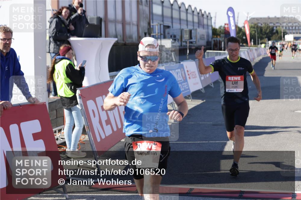 03.10.2025 - Köhlbrandbrückenlauf Jannik Wohlers http://msf.ph/oto/9106520 03.10.2025 12:58:58 Ziel 4126, 4368, 5955, 6611, 6674 meine-sportfotos.de
