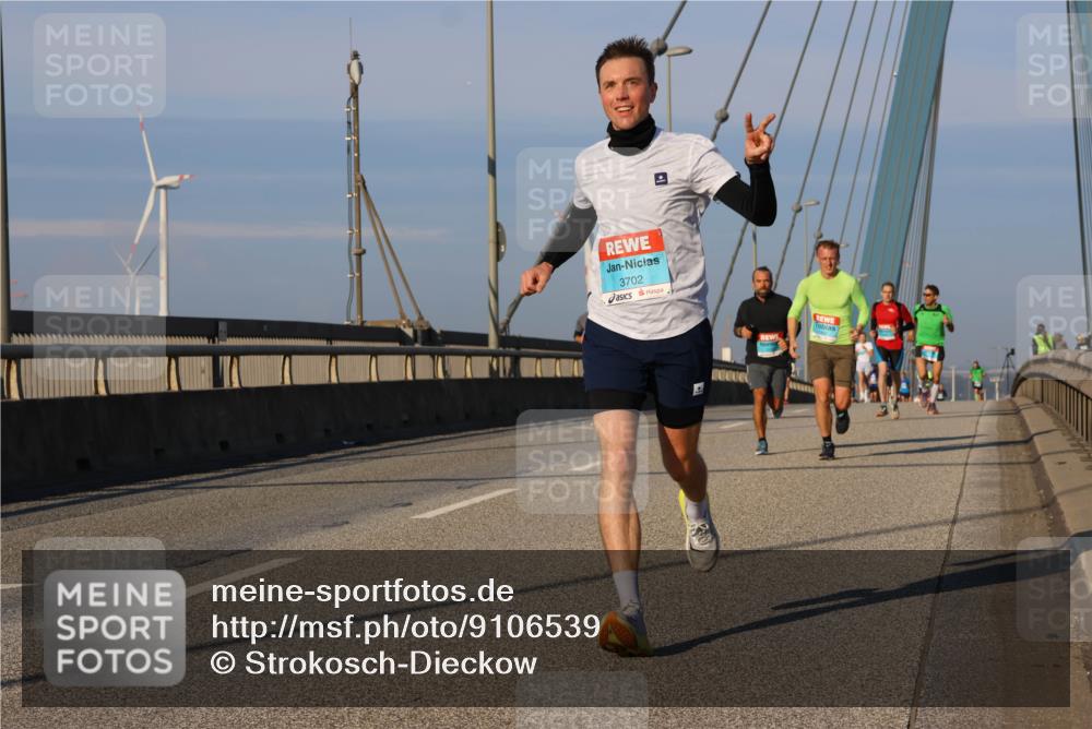 03.10.2025 - Köhlbrandbrückenlauf Strokosch-Dieckow http://msf.ph/oto/9106539 03.10.2025 09:35:34 Position 2 3702 meine-sportfotos.de