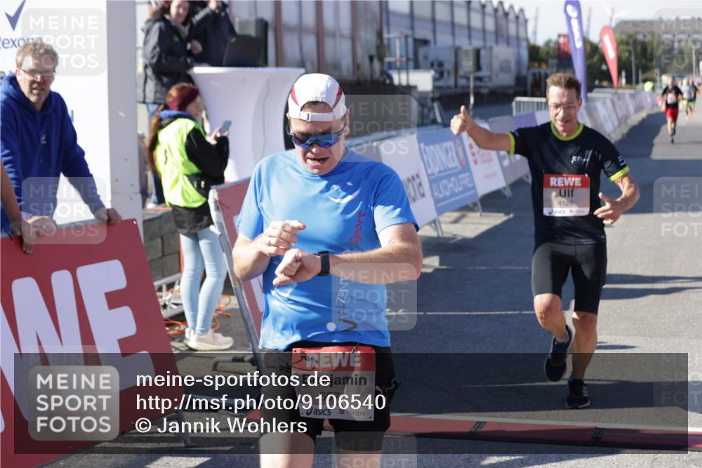03.10.2025 - Köhlbrandbrückenlauf Jannik Wohlers http://msf.ph/oto/9106540 03.10.2025 12:58:58 Ziel 4126, 4368, 5955, 6611, 6674 meine-sportfotos.de
