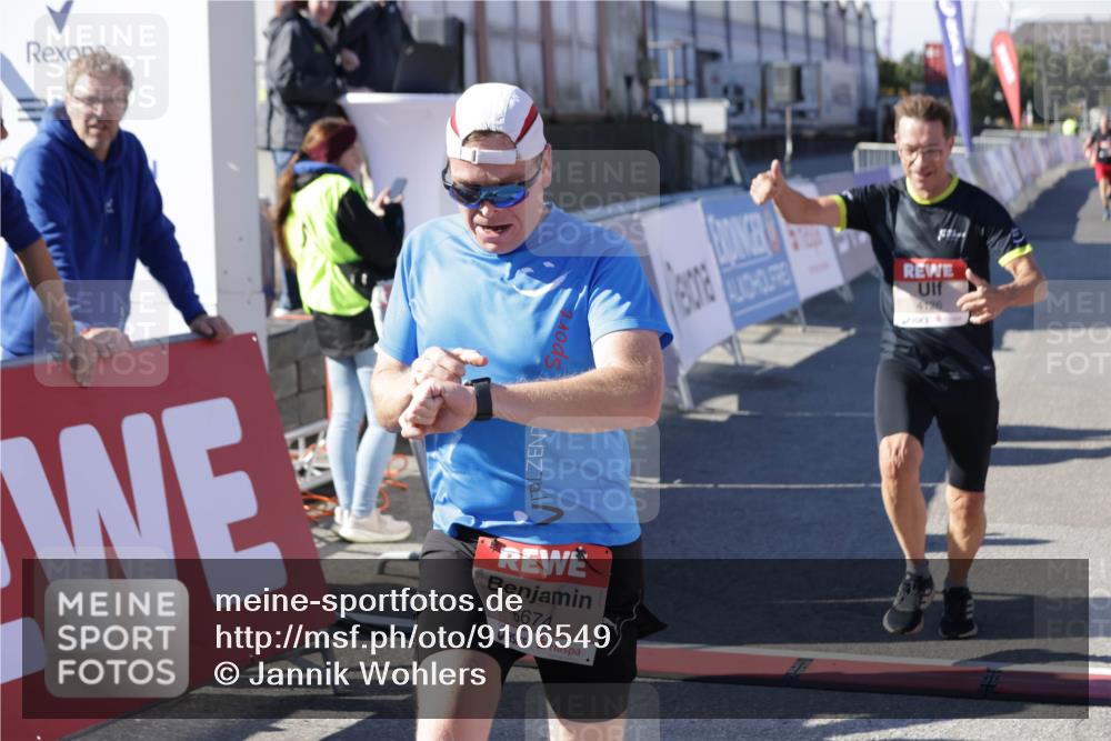03.10.2025 - Köhlbrandbrückenlauf Jannik Wohlers http://msf.ph/oto/9106549 03.10.2025 12:58:58 Ziel 4126, 4368, 5955, 6611, 6674 meine-sportfotos.de
