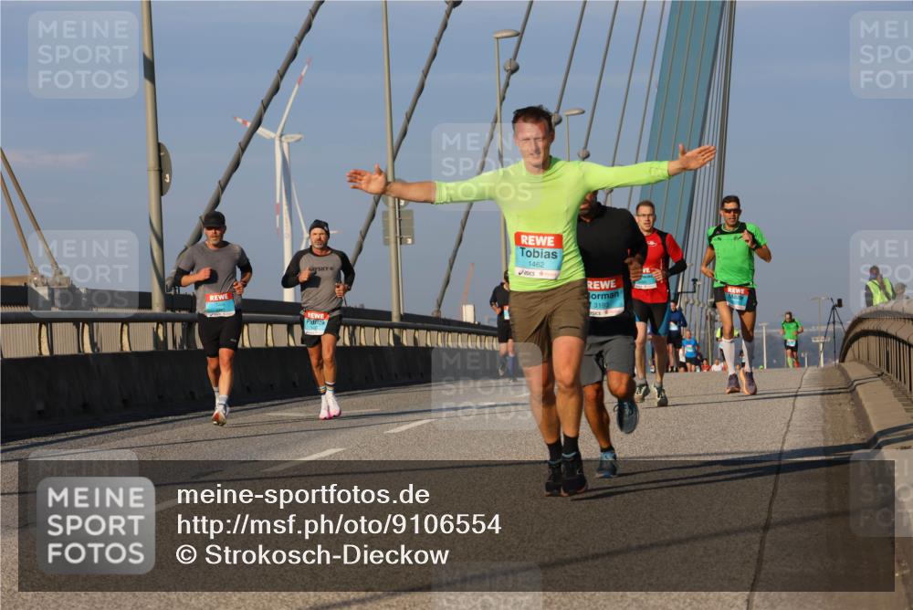 03.10.2025 - Köhlbrandbrückenlauf Strokosch-Dieckow http://msf.ph/oto/9106554 03.10.2025 09:35:36 Position 2 1462, 3193 meine-sportfotos.de