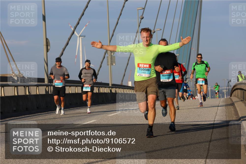 03.10.2025 - Köhlbrandbrückenlauf Strokosch-Dieckow http://msf.ph/oto/9106572 03.10.2025 09:35:36 Position 2 1462, 3193 meine-sportfotos.de