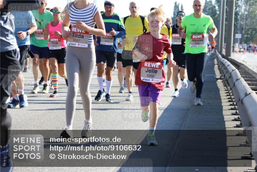 03.10.2025 - Köhlbrandbrückenlauf Strokosch-Dieckow http://msf.ph/oto/9106632 03.10.2025 12:18:08 Position 3 6001, 4612, 4679, 6057, 6056, 4454 meine-sportfotos.de