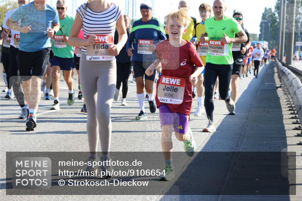 03.10.2025 - Köhlbrandbrückenlauf Strokosch-Dieckow http://msf.ph/oto/9106654 03.10.2025 12:18:09 Position 3 6001, 5800, 4454, 6057, 4679, 6056 meine-sportfotos.de