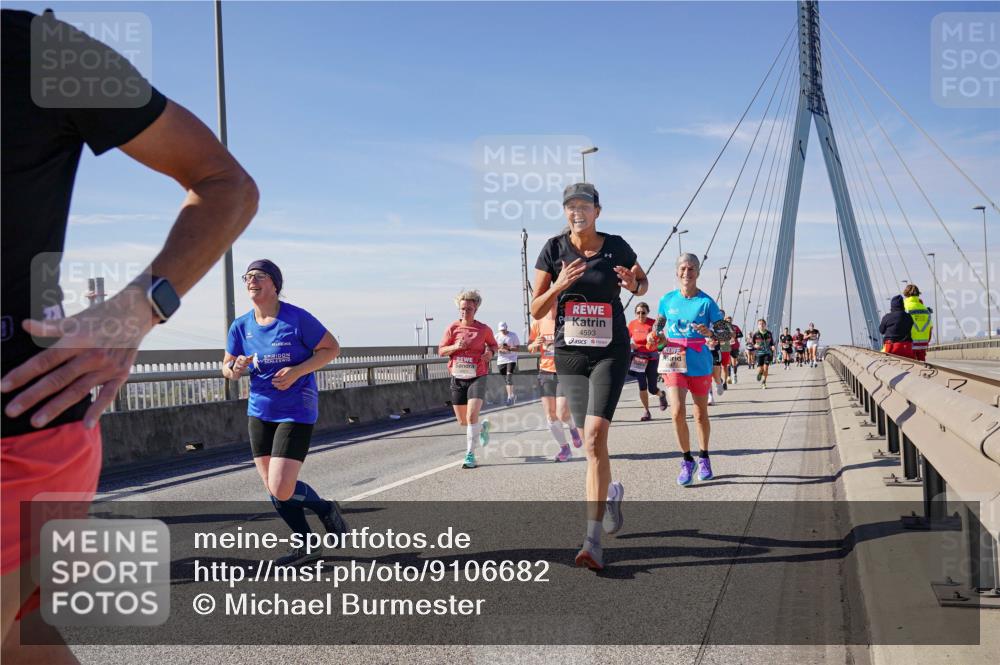 03.10.2025 - Köhlbrandbrückenlauf Michael Burmester http://msf.ph/oto/9106682 03.10.2025 12:50:06 Position 2 4593 meine-sportfotos.de